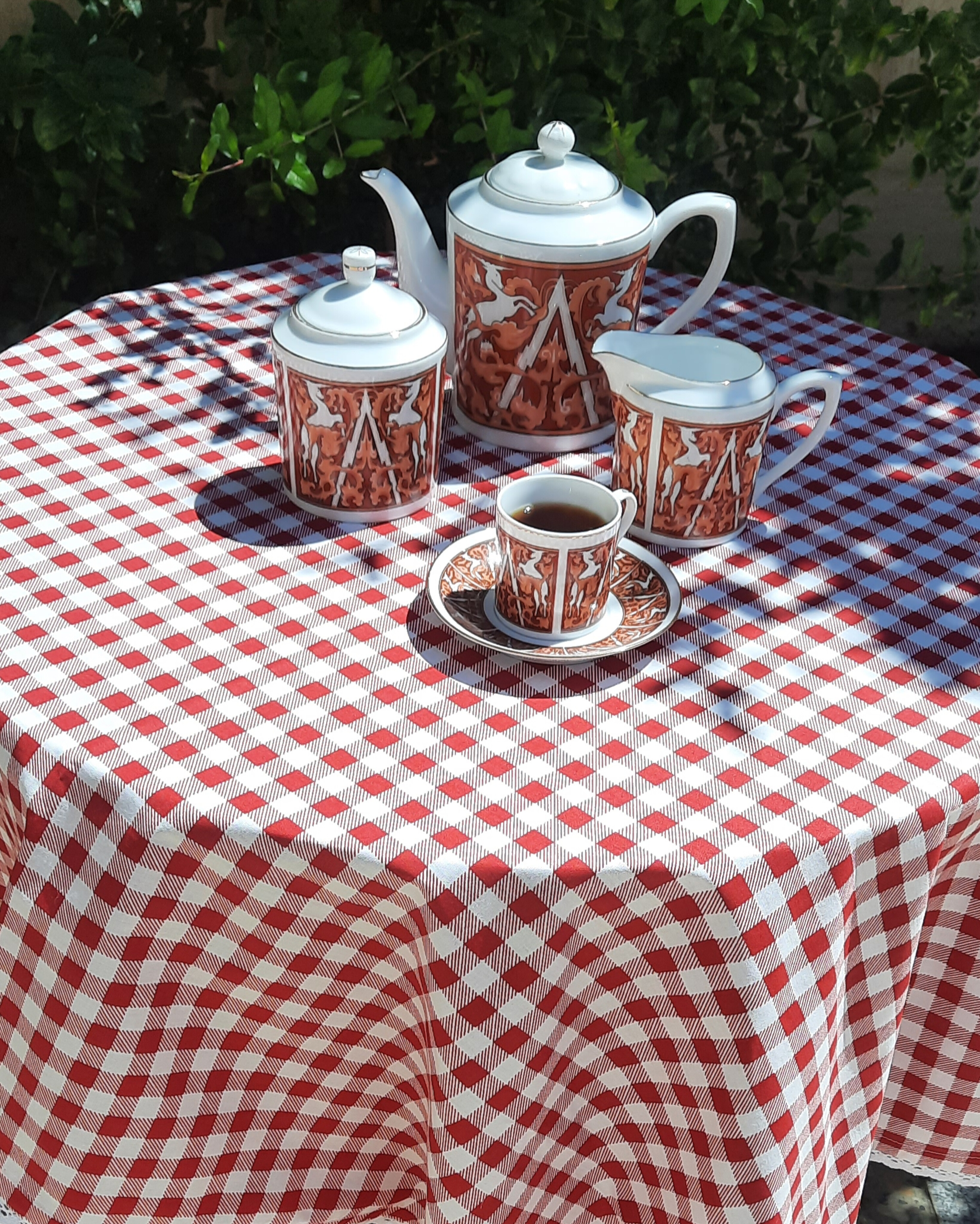 سفره پارچه ای پنبه ای با ابعاد ۱۰۰×۹۰ چهارخانه